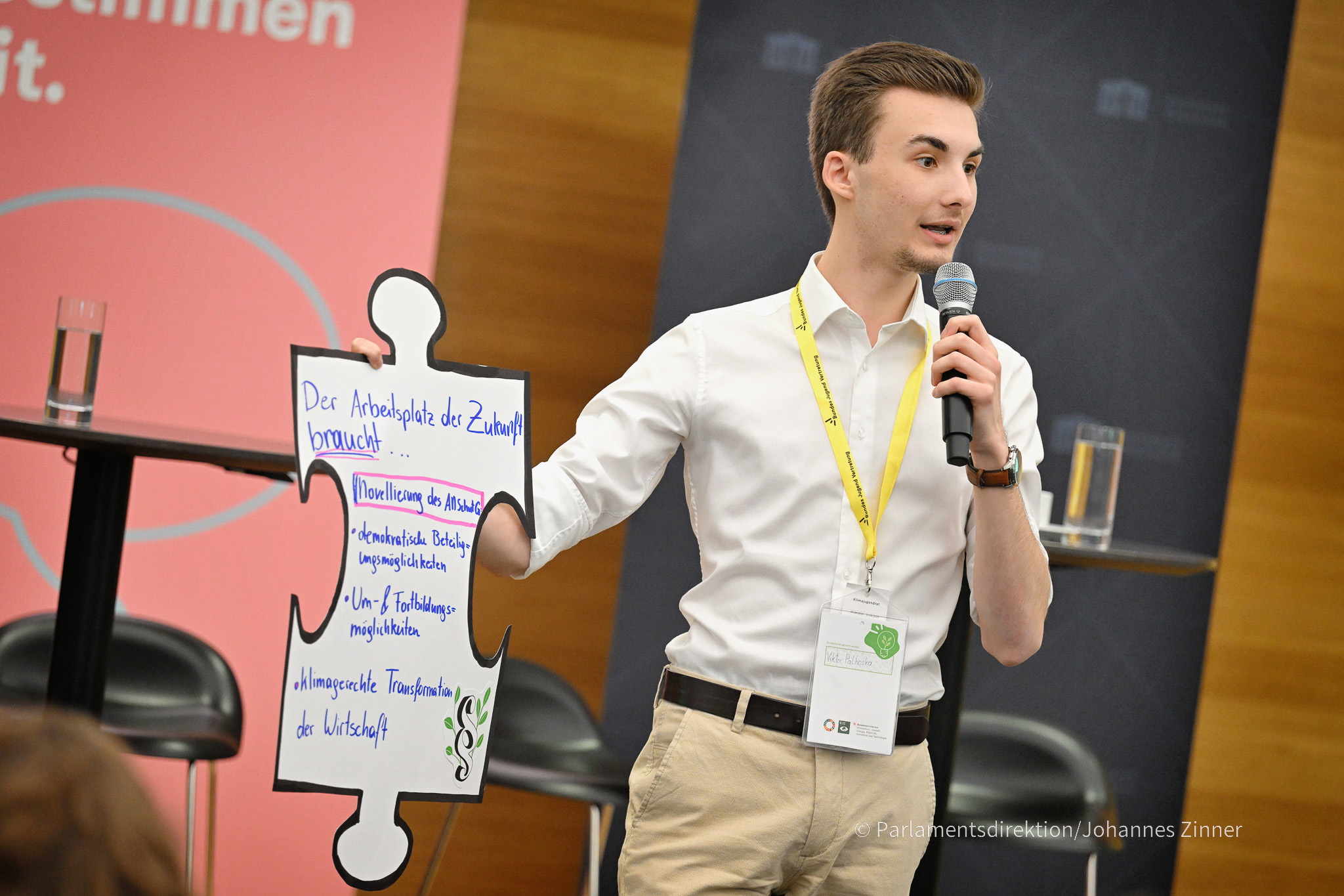 Präsentation der erarbeiteten Vorschläge. Blick Richtung Veranstaltungsteilnehmer:innen