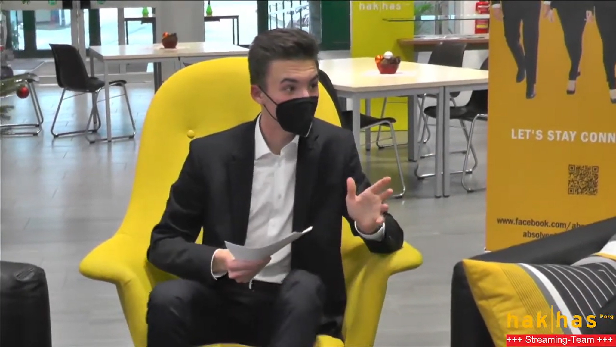 Viktor bei Live-Moderation für BHAK Perg